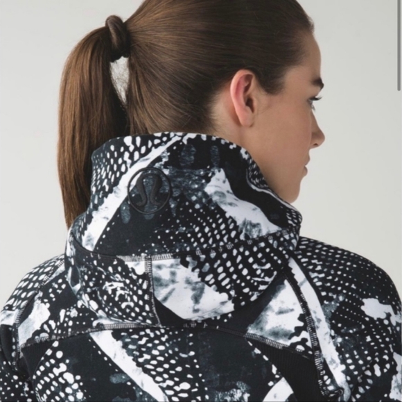 Lululemon Scuba Hoodie III Static Mist White Black / Black, W4IC8S, Size 6 - Picture 3 of 16